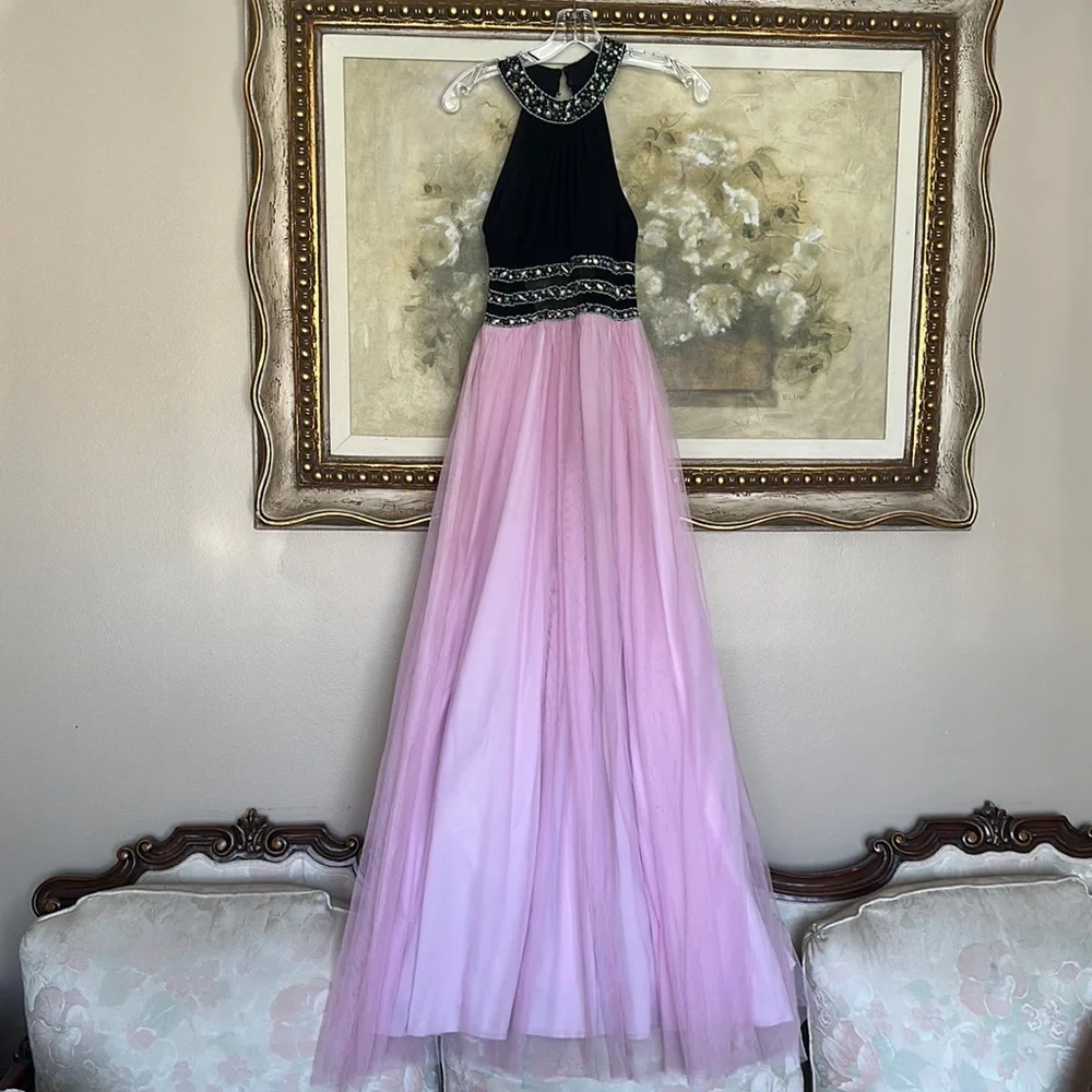 Dress - Picture 3 of 10